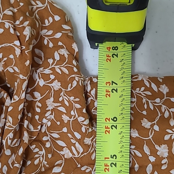 Old Navy Mustard Tan & White Floral with Vines Blouse size 3X - Picture 7 of 8